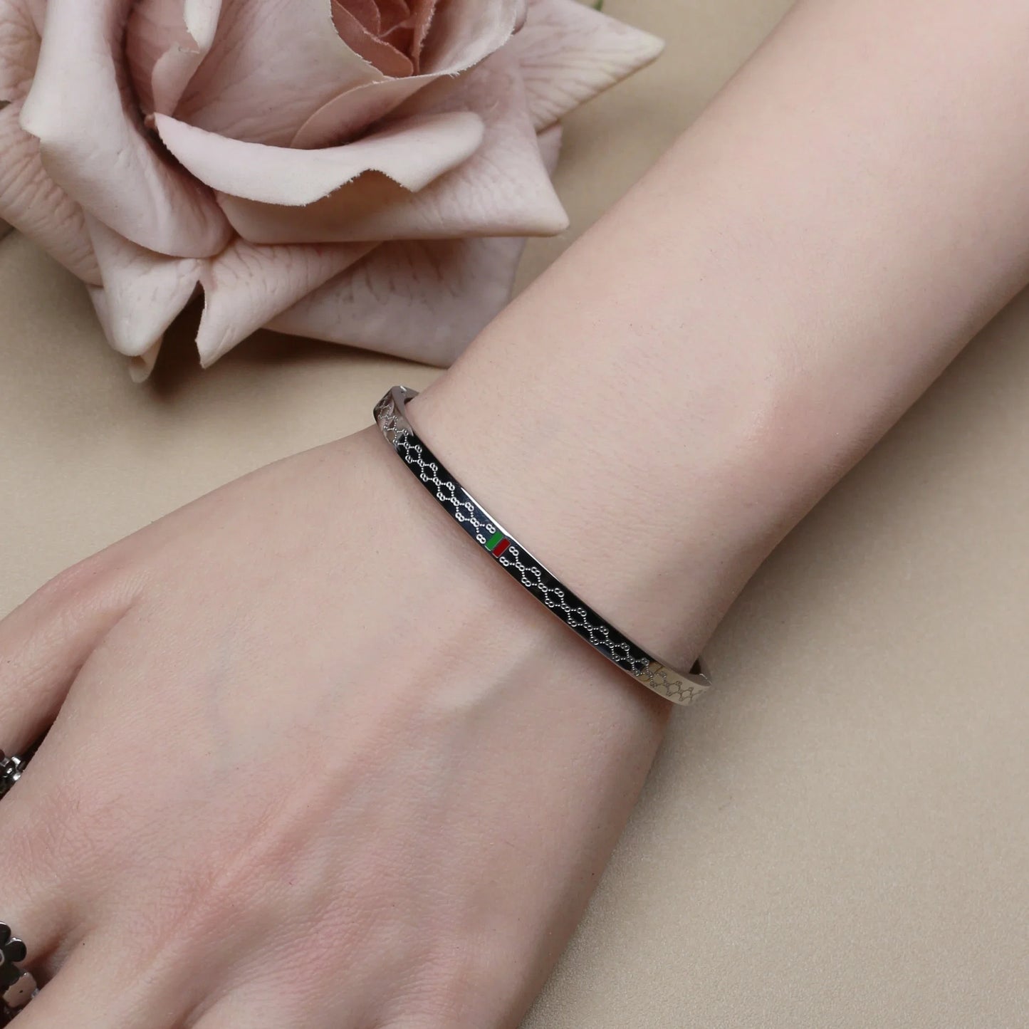 18 K Gold Plated Stainless Steel  55 MM Red/Green Bangles  , Fashionable Jewelry For Men And Women Wholesale