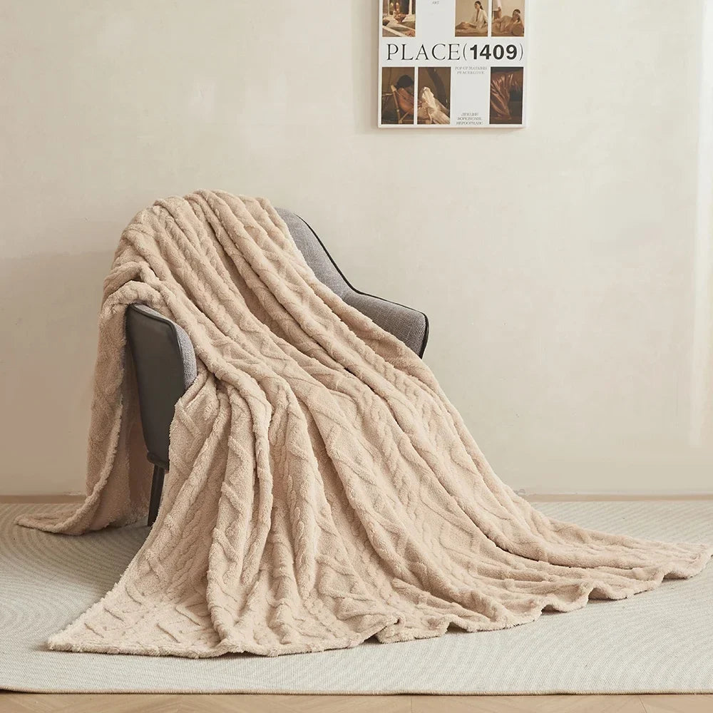 Fluffy Coral Velvet Throw Blanket – Soft Plush & Warm, Thickened Flannel, Comfortable for  Air-Conditioned Room, Luxury Decor