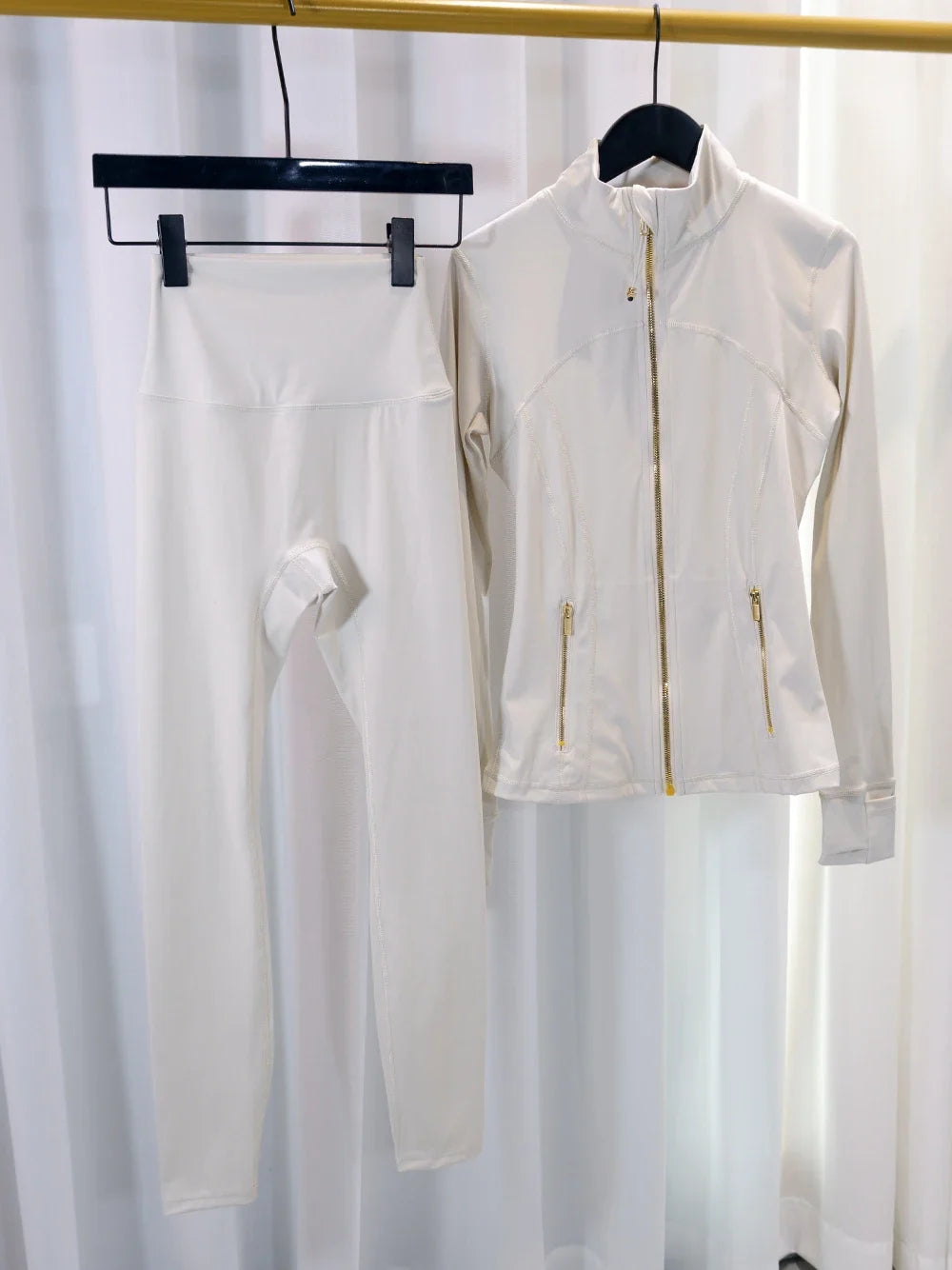 Gold zipper jacket and yoga pants set, sportswear, quick-dry and breathable, slimming and lightweight, tight-fitting