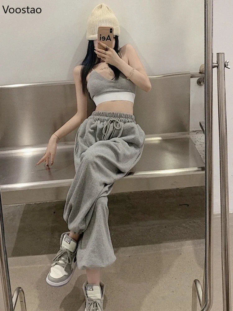 Elegantes joggers blancos tobilleros para mujer
