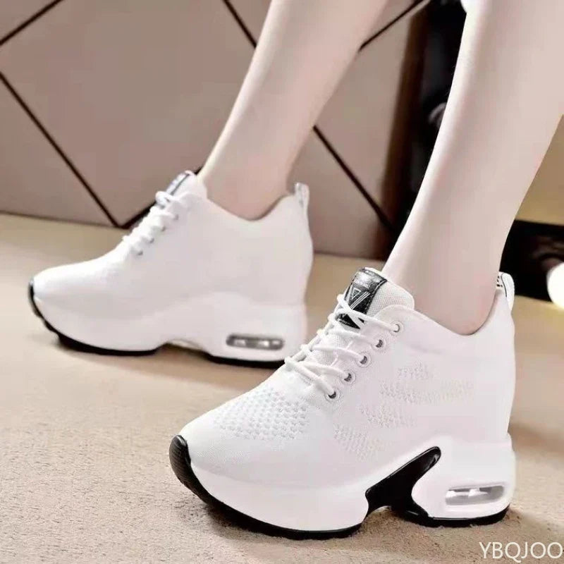 Summer 2025 Fashionable White Sports Shoes Casual Breathable Mesh Thick Soled Sports Shoes Comfortable Height Increasing Shoes