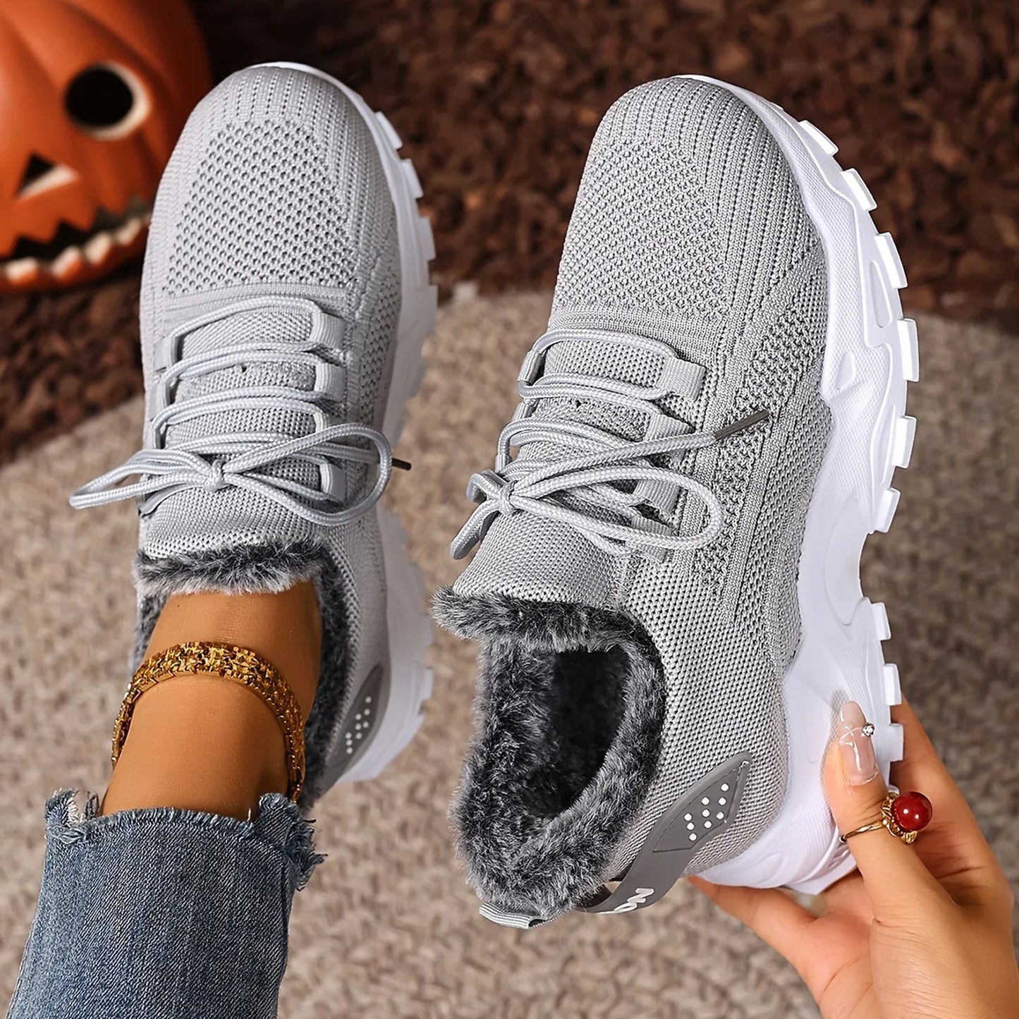 Women's Winter Warm Sports Shoes Non Slip Soles Suitable for Cold Weather Outdoor Walking Sports Shoes Ladies Sneakers