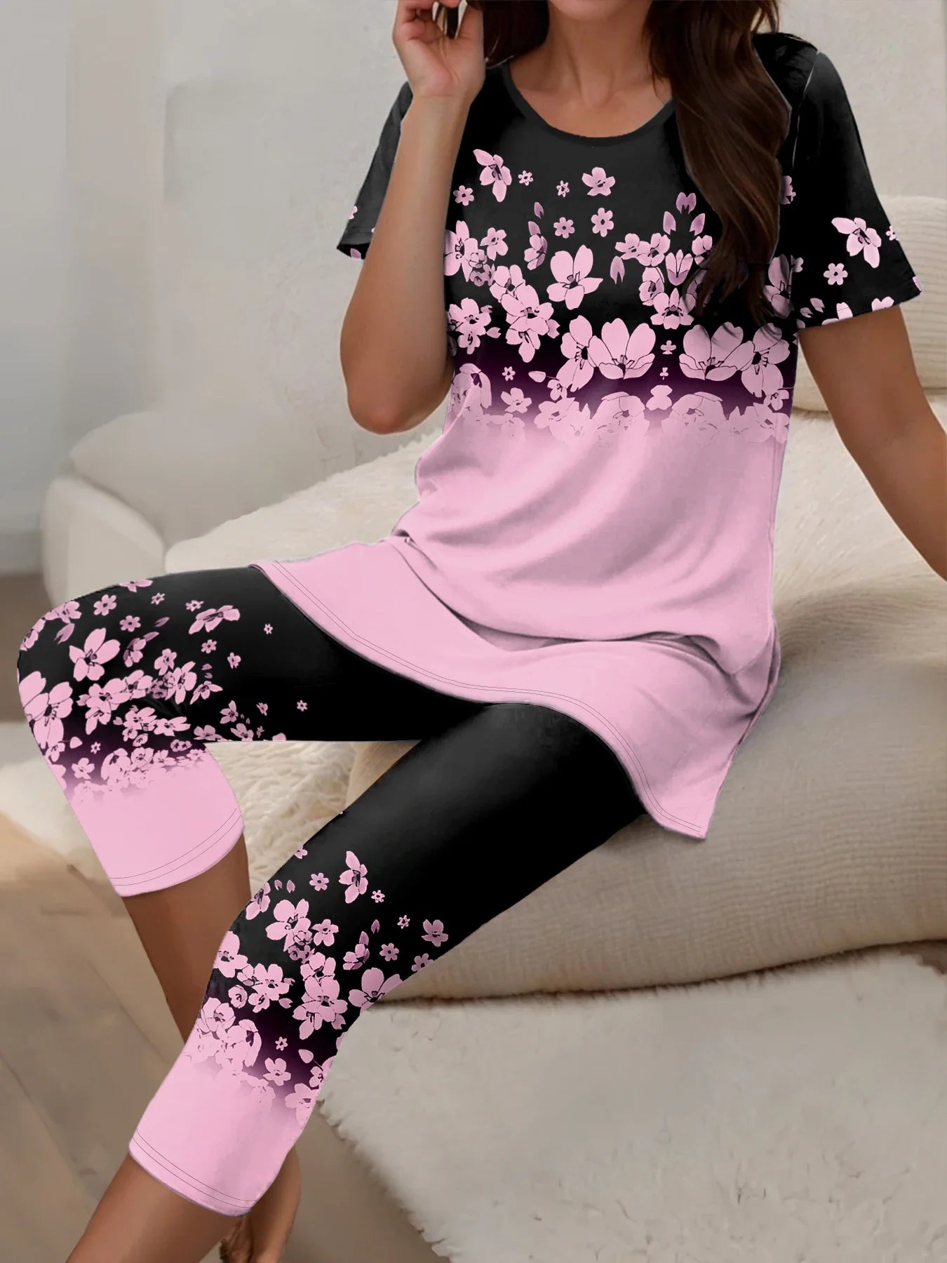 Plus Size 2 Piece Ombre Gradient Floral Loungewear Set Round Neck Short Sleeve Long Tunic Top High Waist Floral Panel Capri Legg