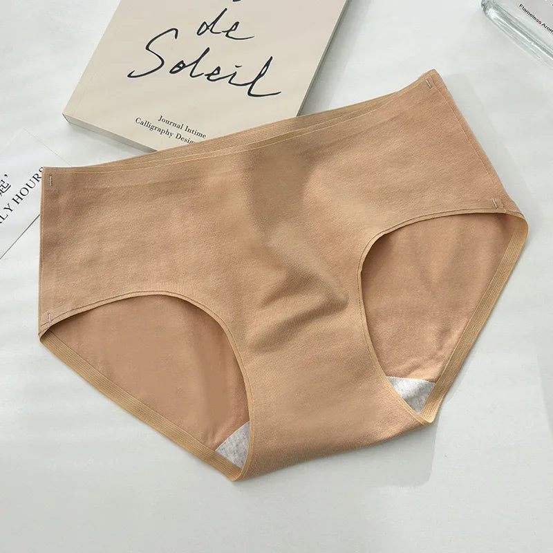 Pure cotton seamless underwear for girls mid-waist sweat-absorbent, breathable and anti-bacterial cotton crotch sports briefs