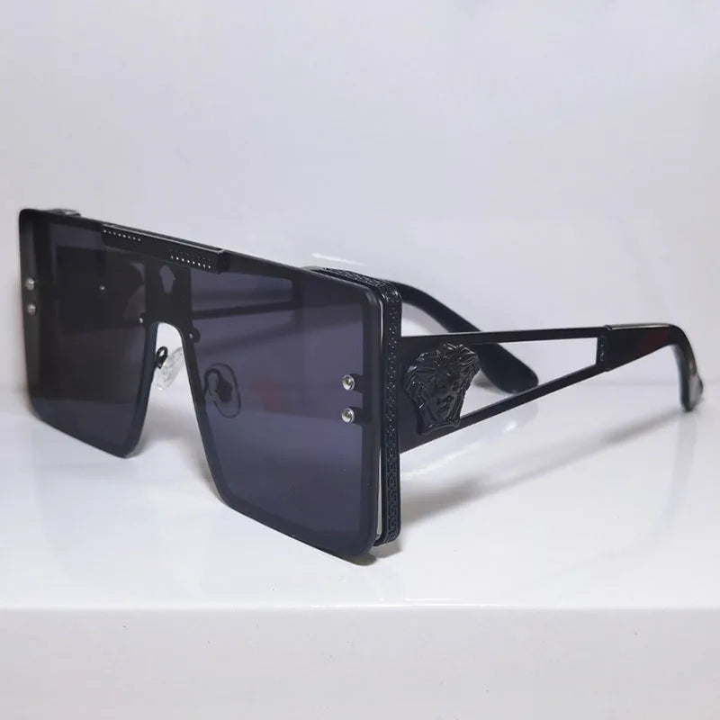 New Stylish Sunglasses with Oversized Frames, Trendy Metal Design, Perfect for Fashion Shows and Cool Street Style