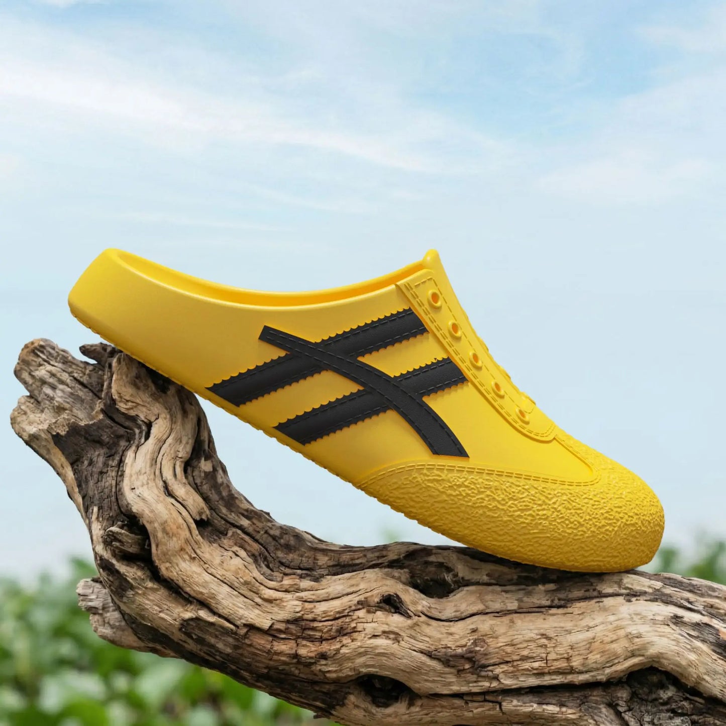 Comfortable Soft Sole Women Mules and Clogs Spring 2026 Platform Outdoor EVA Slippers Woman Trainers