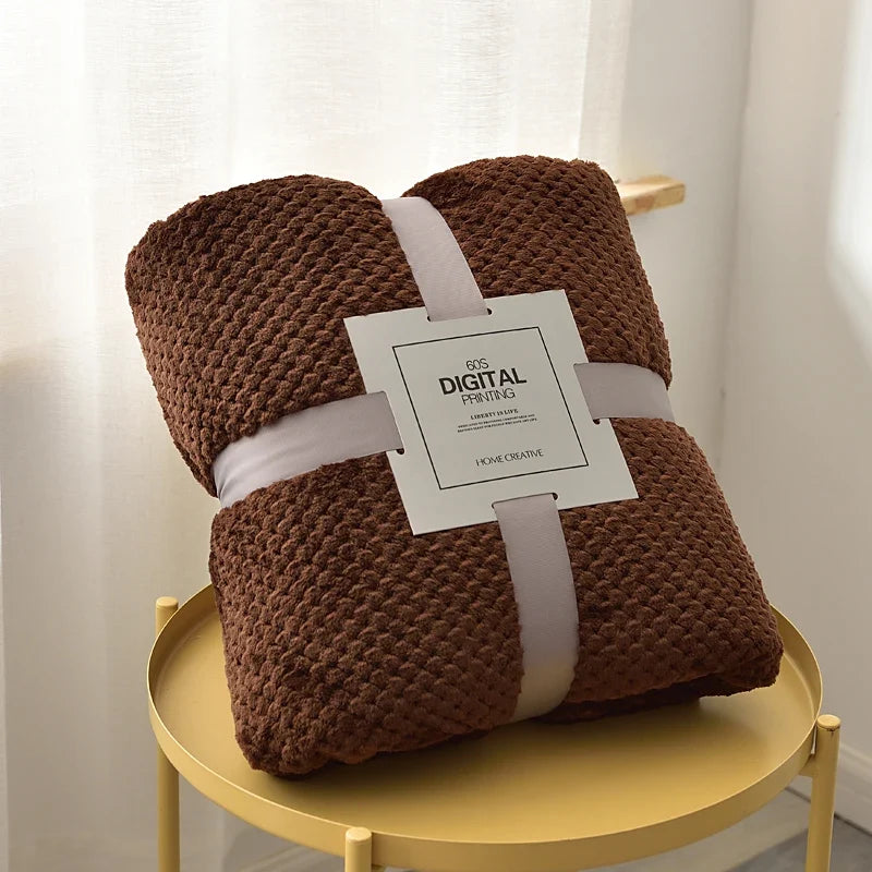 Fluffy Coral Velvet Blanket Flannel Plush Comfortable Thickened and Warm Soft Sofa Throw Blanket for Air-Conditioned Room Luxury