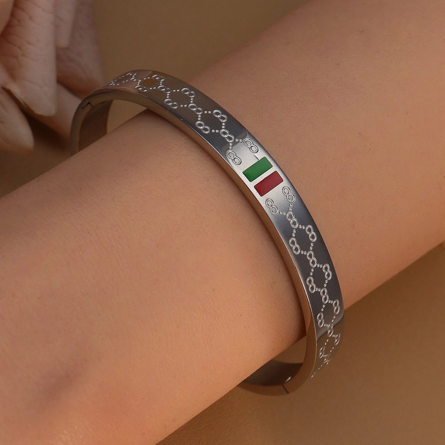 18 K Gold Plated Stainless Steel  55 MM Red/Green Bangles  , Fashionable Jewelry For Men And Women Wholesale
