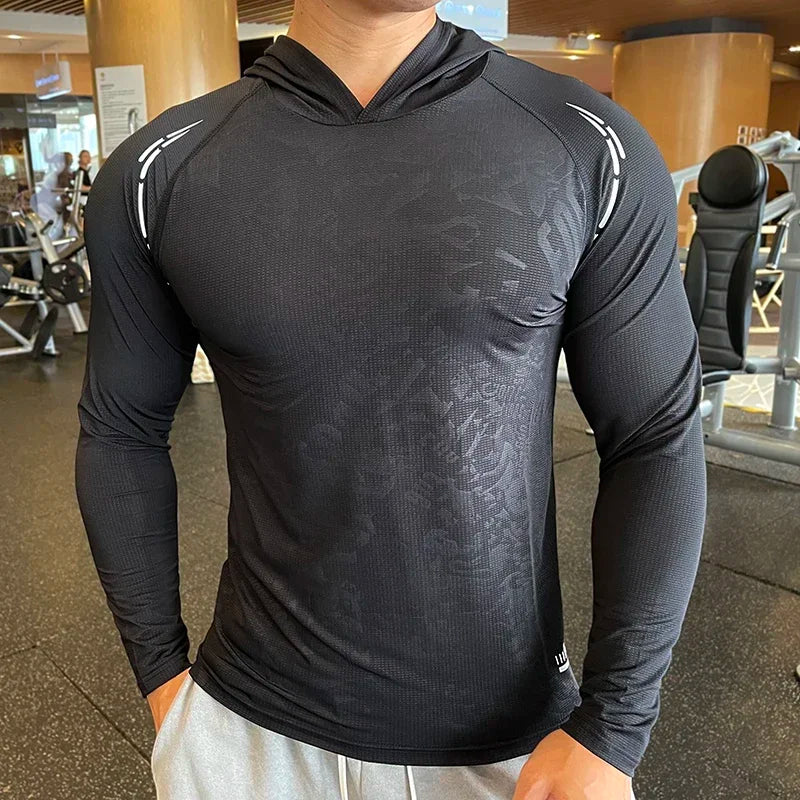 Camiseta de gimnasio con capucha FlexFit - Manga larga