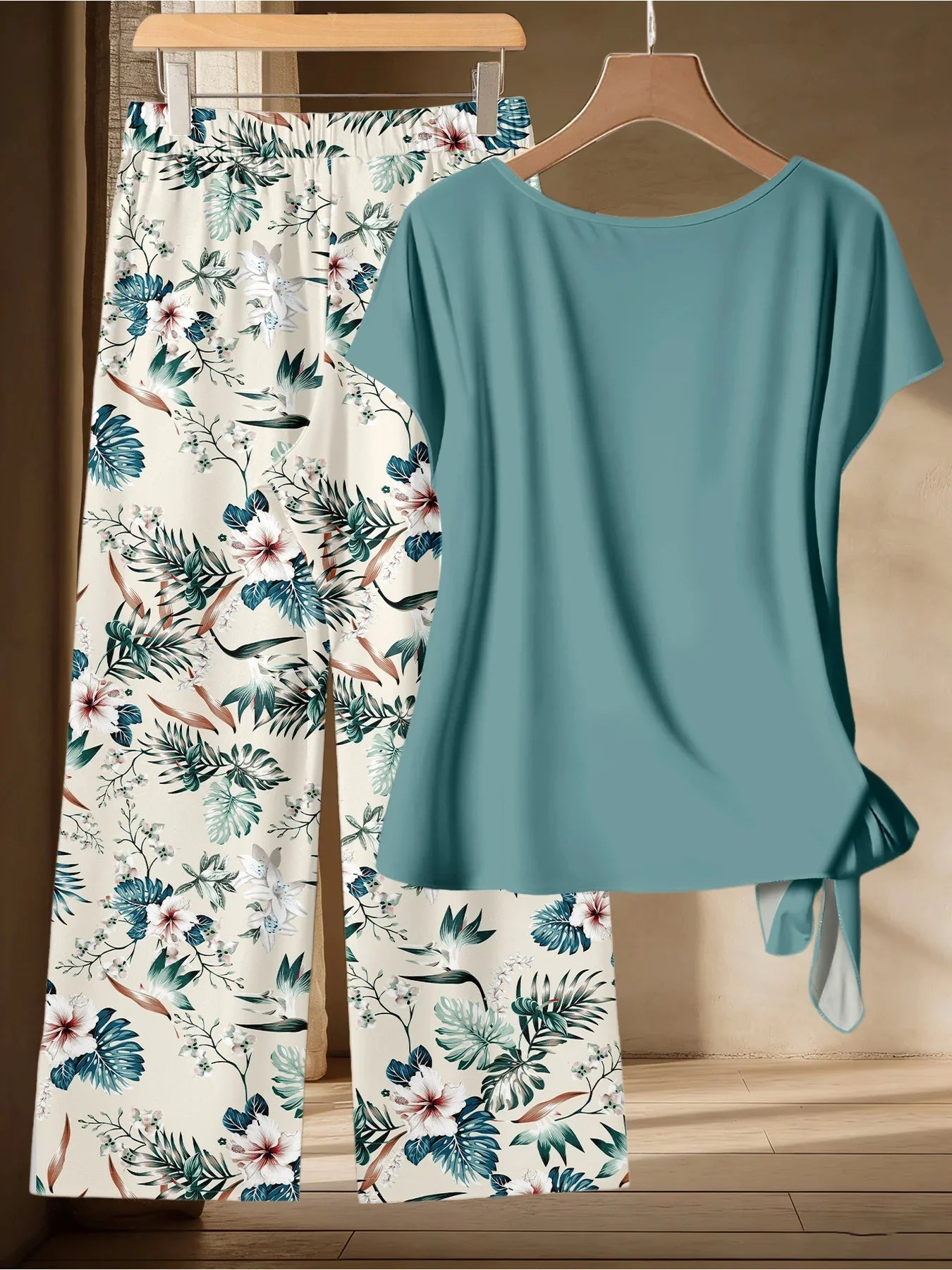 Summer Plus Outfit, Fresh and Casual Two-Piece Set, Short Sleeved Twisted Top + Tropical Plant Print Wide Leg Pants