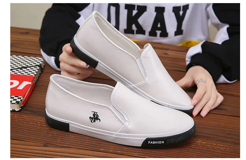 2026 New Leather Men's Shoes Luxury Fashion Men Casual Shoes Retro Comfortable Loafers High Quality Men's Sneakers Driving Shoes
