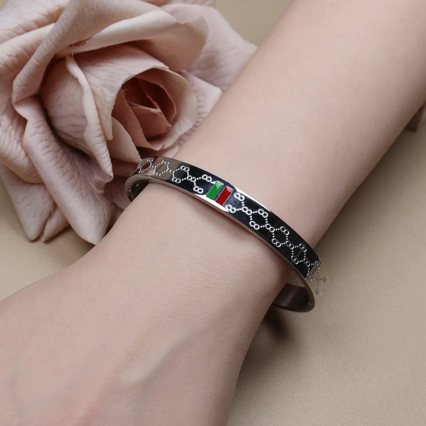 18 K Gold Plated Stainless Steel  55 MM Red/Green Bangles  , Fashionable Jewelry For Men And Women Wholesale