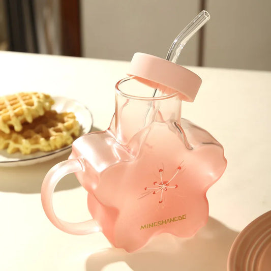 Vaso de cristal con forma de flor de cerezo
