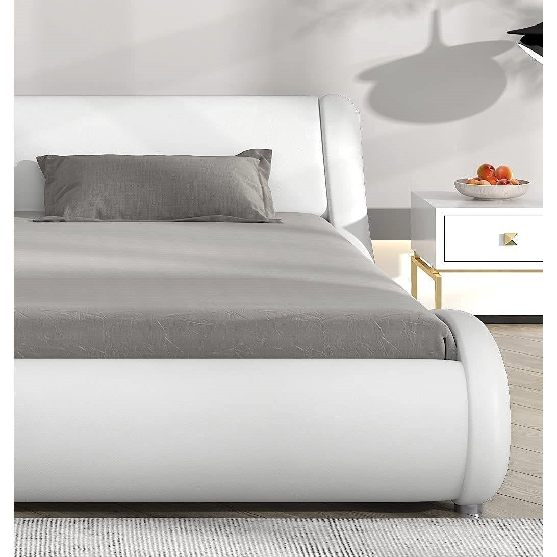Estructura de cama con plataforma tapizada en piel sintética blanca moderna Queen con cabecero