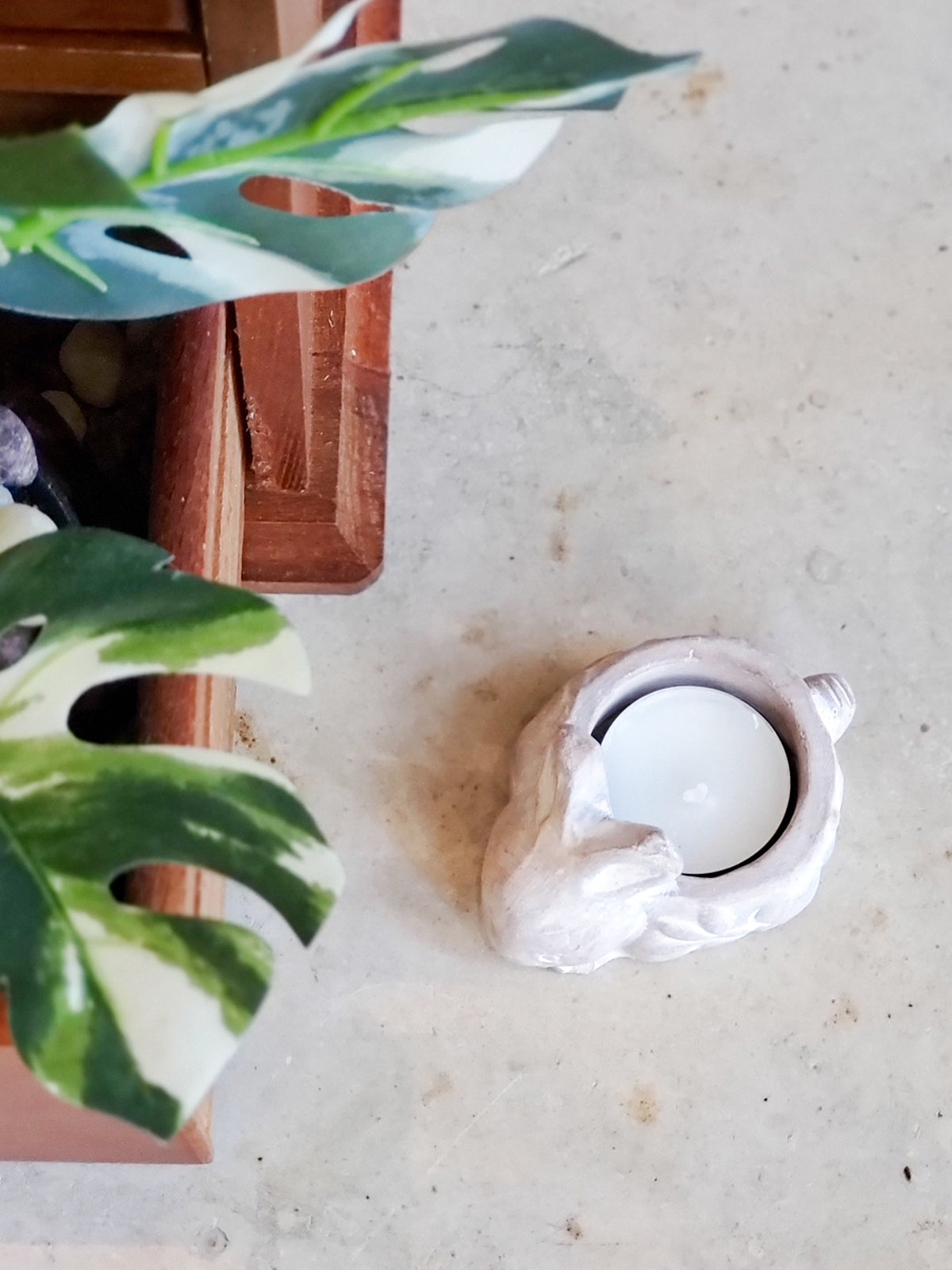 KORISSA Terracotta Tea Light Candle Holder - Rabbit