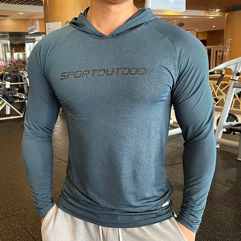 Camiseta de gimnasio con capucha FlexFit - Manga larga