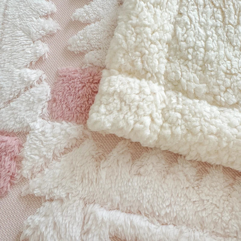 Geometric Patterned Jacquard Fleece Blanket Double Layer Thick Warm Taffeta Sofa Throw Blanket Spring Autumn Plush Bed Blanket