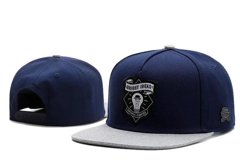 Gorra Ajustable de Béisbol con Visera Plana – Diseño Mano Calavera