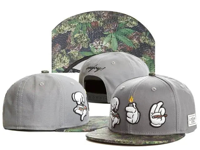 Gorra Ajustable de Béisbol con Visera Plana – Diseño Mano Calavera