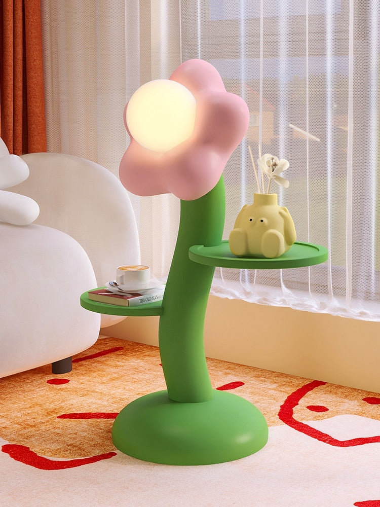 Mesa con Lámpara de Pie en Forma de Flor
