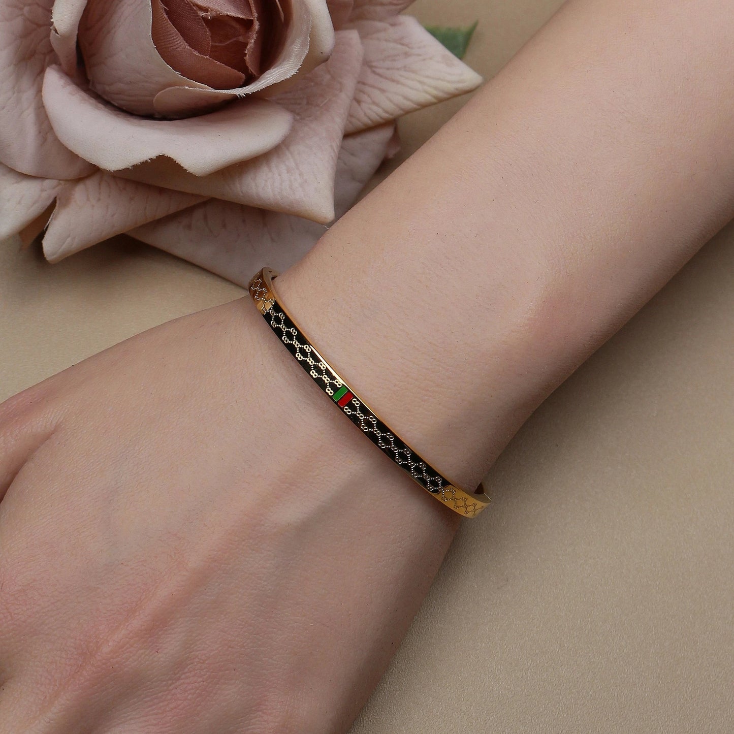18 K Gold Plated Stainless Steel  55 MM Red/Green Bangles  , Fashionable Jewelry For Men And Women Wholesale