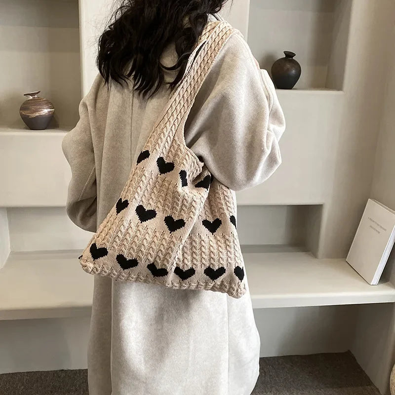1pc Knitted Bag, Heart-shaped Tote Bag, Women's Diagonal Shoulder Bag, Fashionable and Personalized Woven Bag