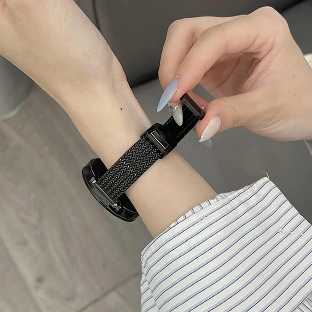 Motorola Moto Watch Slim Magnetic Metal Mesh Band