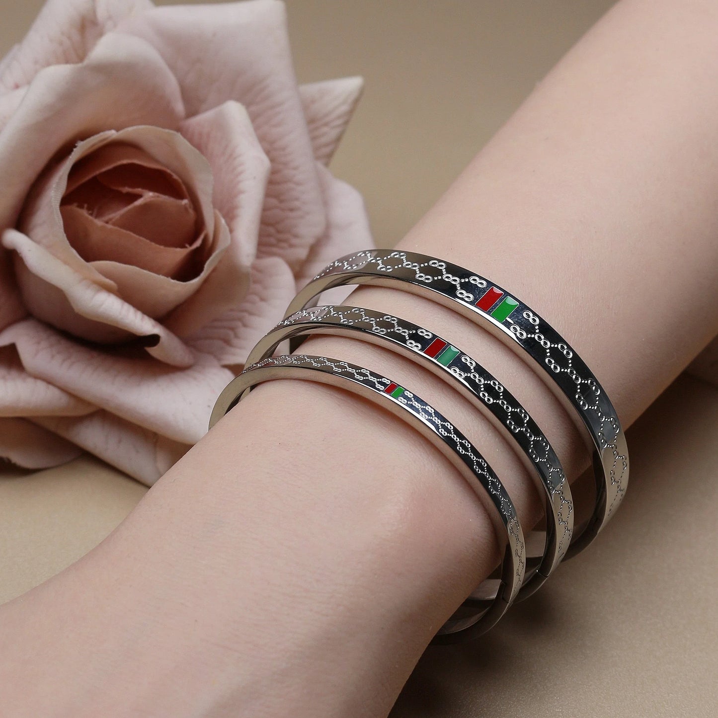 18 K Gold Plated Stainless Steel  55 MM Red/Green Bangles  , Fashionable Jewelry For Men And Women Wholesale