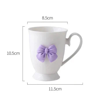 Tazas de café y tazas de té coquetas