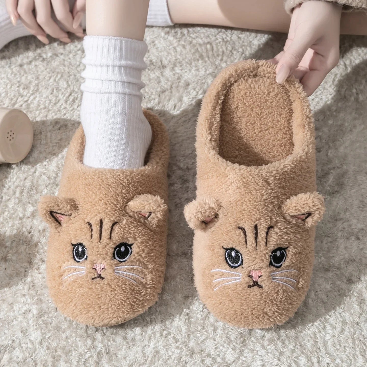 Non-Slip Soft Plush Cat Slippers for Women Men Unisex Warm Fleece House Slippers Indoor Floor Shoes Autumn Winter Home Comfort