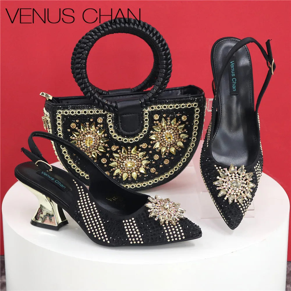 Zapatos y bolso de diseño italiano combinados con carteras de mano de pétalos hechas a mano