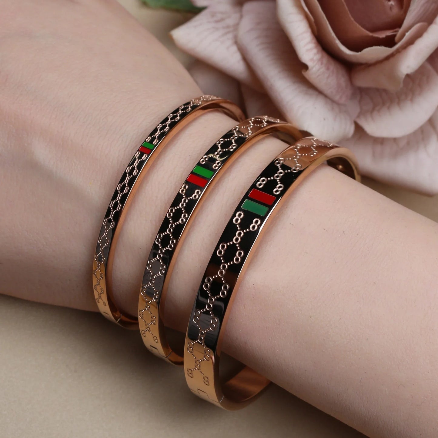 18 K Gold Plated Stainless Steel  55 MM Red/Green Bangles  , Fashionable Jewelry For Men And Women Wholesale
