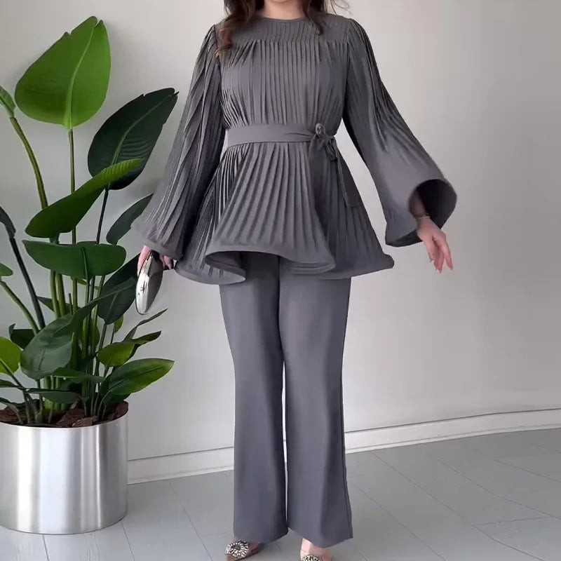 Women's New Autumn Two-piece Set Round Neck Bat-sleeved Pleated Big Swing Frenum Top Temperament Elegant Loose Straight Pants