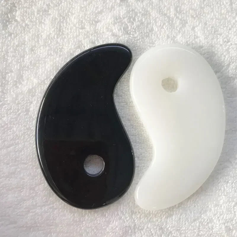 1pc Heart Shape SPA Massage Beeswax Gua sha Scraping Massage Scraper Face Massager Acupuncture Guasha Board Massager for face