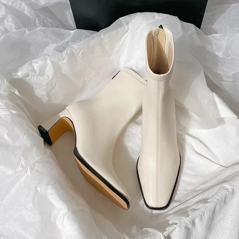 Cozy and Chic Women's Ankle Boots for Fall/Winter