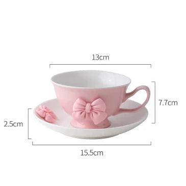 Tazas de café y tazas de té coquetas