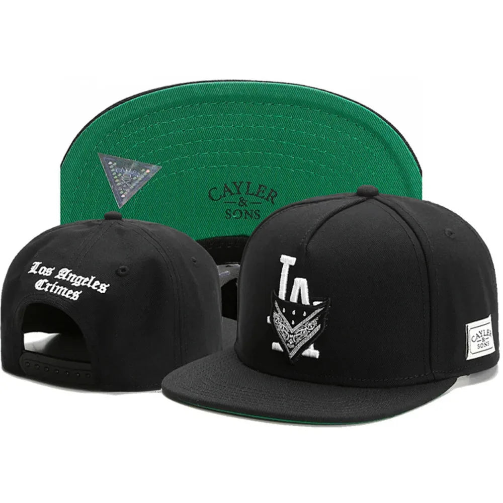 Gorra Ajustable de Béisbol con Visera Plana – Diseño Mano Calavera