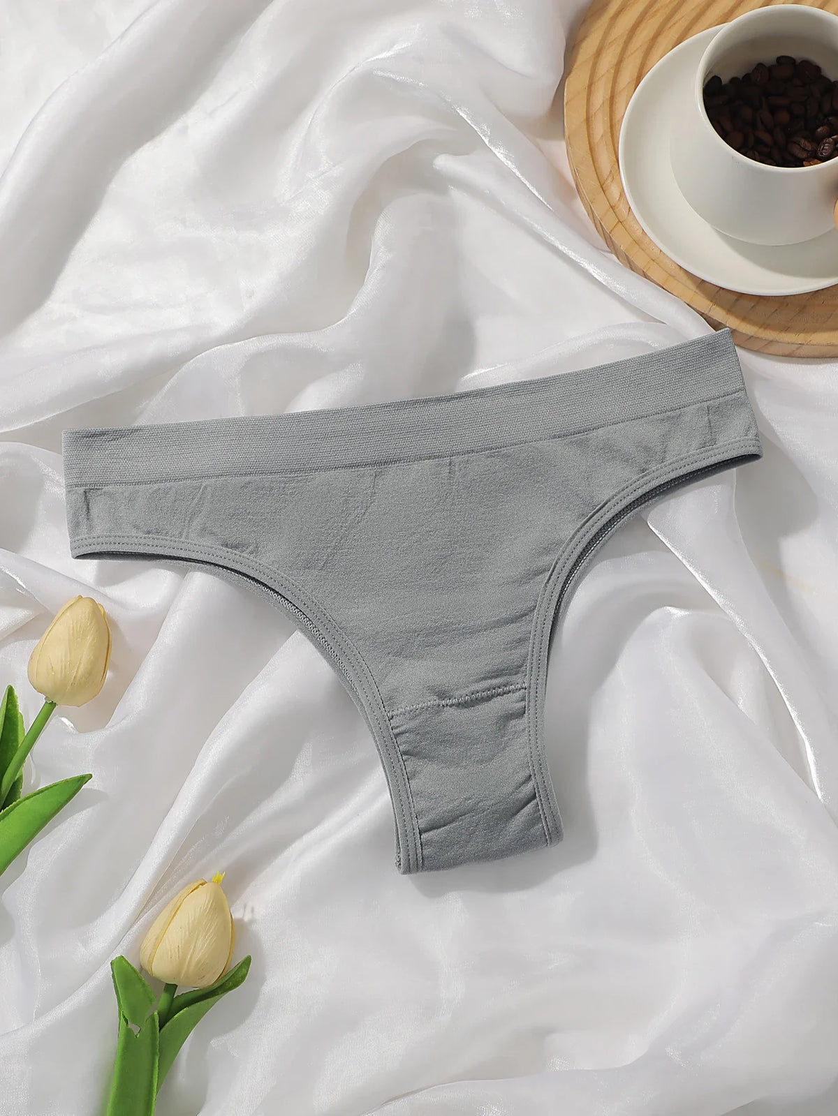 Women's sexy solid color triangle pants with no trace low waist hollow out easy to wash and dry underwear Z626