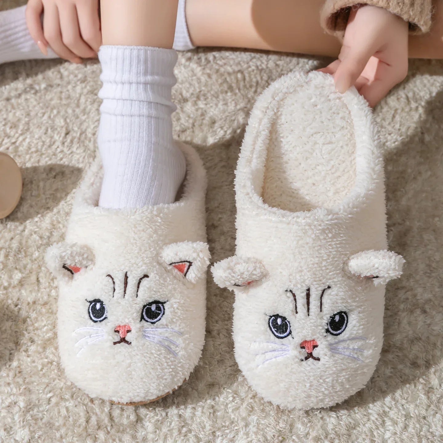 Non-Slip Soft Plush Cat Slippers for Women Men Unisex Warm Fleece House Slippers Indoor Floor Shoes Autumn Winter Home Comfort