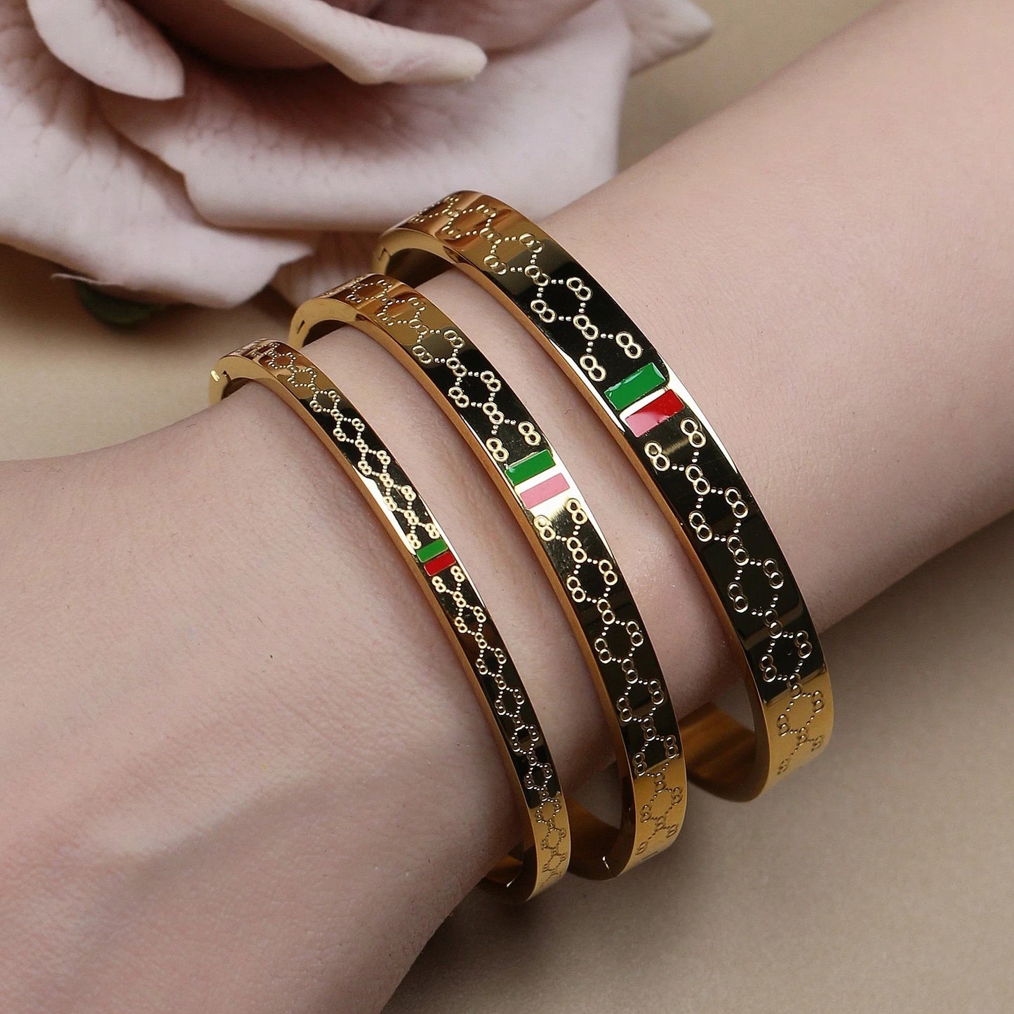 18 K Gold Plated Stainless Steel  55 MM Red/Green Bangles  , Fashionable Jewelry For Men And Women Wholesale