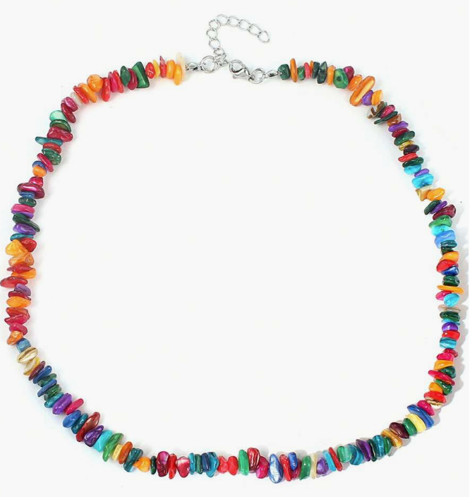 Vibrante collar de conchas puka arcoíris – Joyería llamativa inspirada en el Orgullo