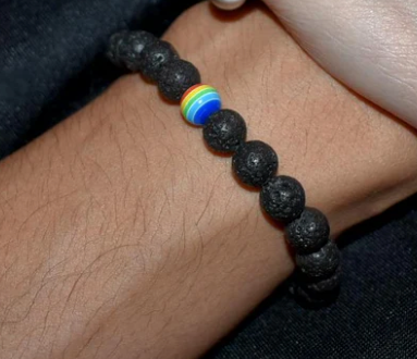 Pulsera Arcoíris del Orgullo LGBTQ de Cuentas de Piedra Volcánica
