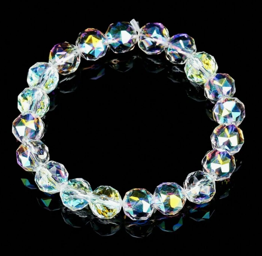 Ilumina tu estilo con nuestras pulseras de 10 mm con apariencia de cristal