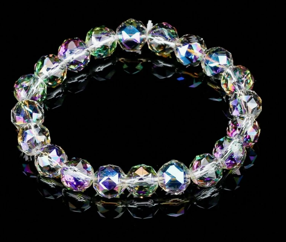 Ilumina tu estilo con nuestras pulseras de 10 mm con apariencia de cristal