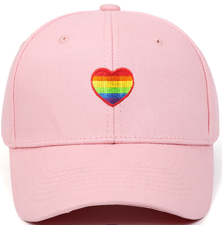 🌈 Gorra de béisbol bordada Corazón del Orgullo – Sombrero ajustable unisex (azul marino o negro)