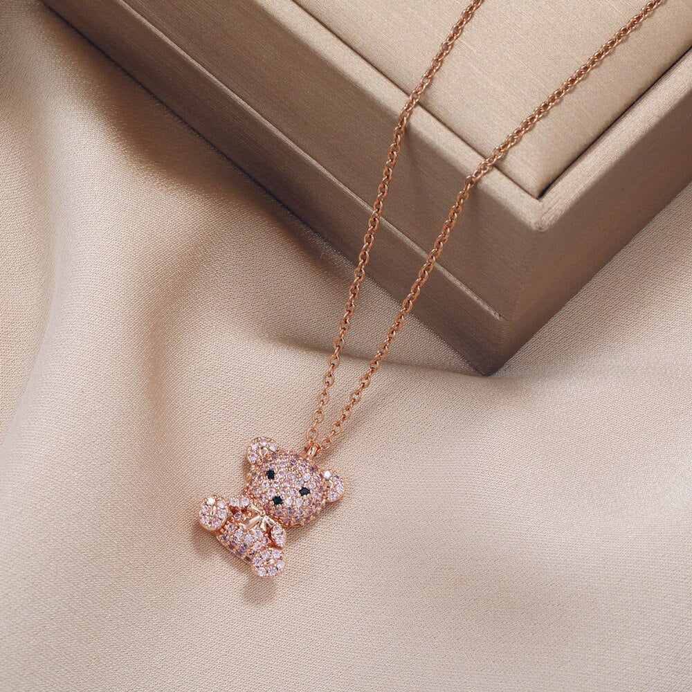 Collar con colgante de oso de peluche