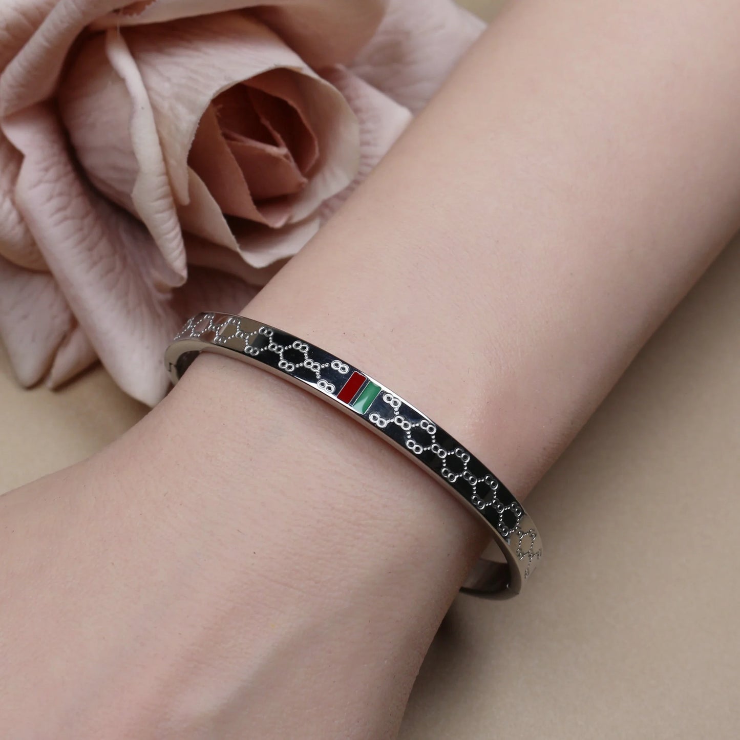 18 K Gold Plated Stainless Steel  55 MM Red/Green Bangles  , Fashionable Jewelry For Men And Women Wholesale