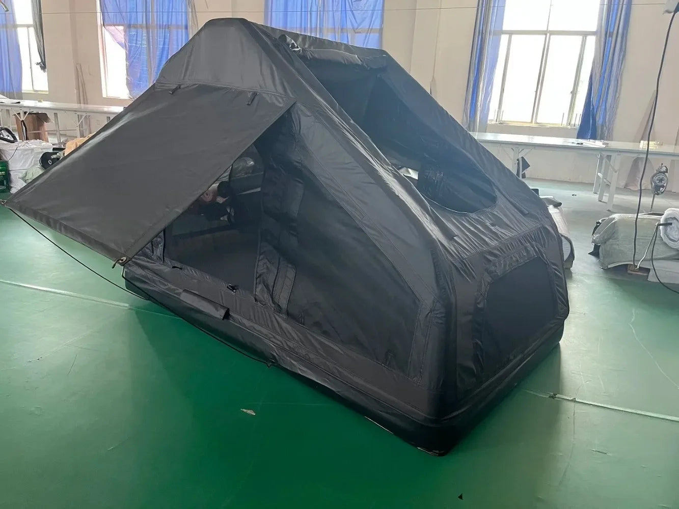 outdoor camping new large space air column inflatable roof tent