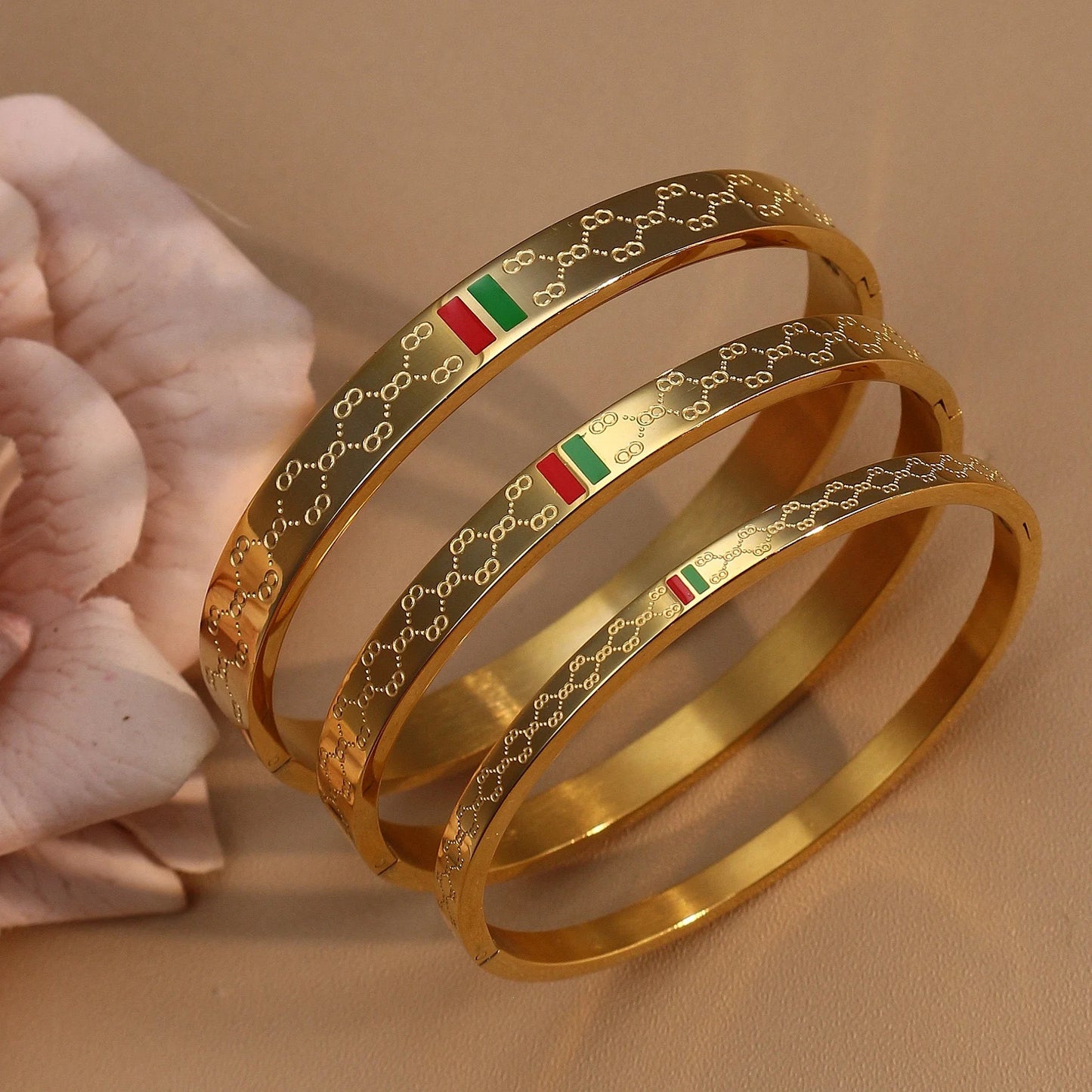 18 K Gold Plated Stainless Steel  55 MM Red/Green Bangles  , Fashionable Jewelry For Men And Women Wholesale