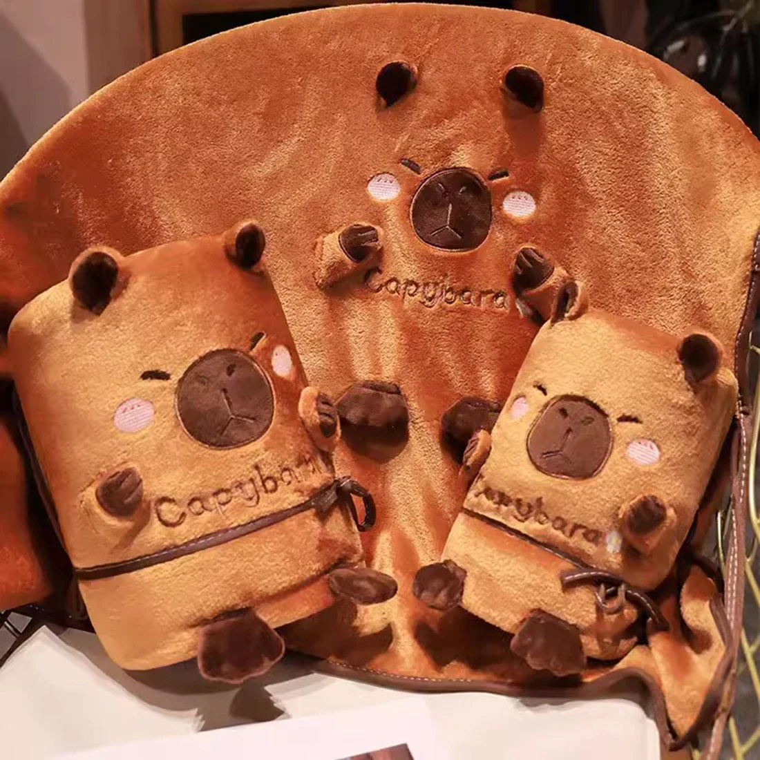 Manta enrollada de capibara